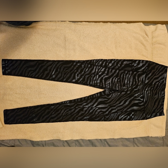 Constantly Varied Gear Stripe A Pose Full Length Leggings size S - Picture 4 of 4